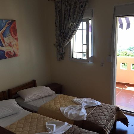 Toulipa Rooms Agia Ermioni Exteriör bild