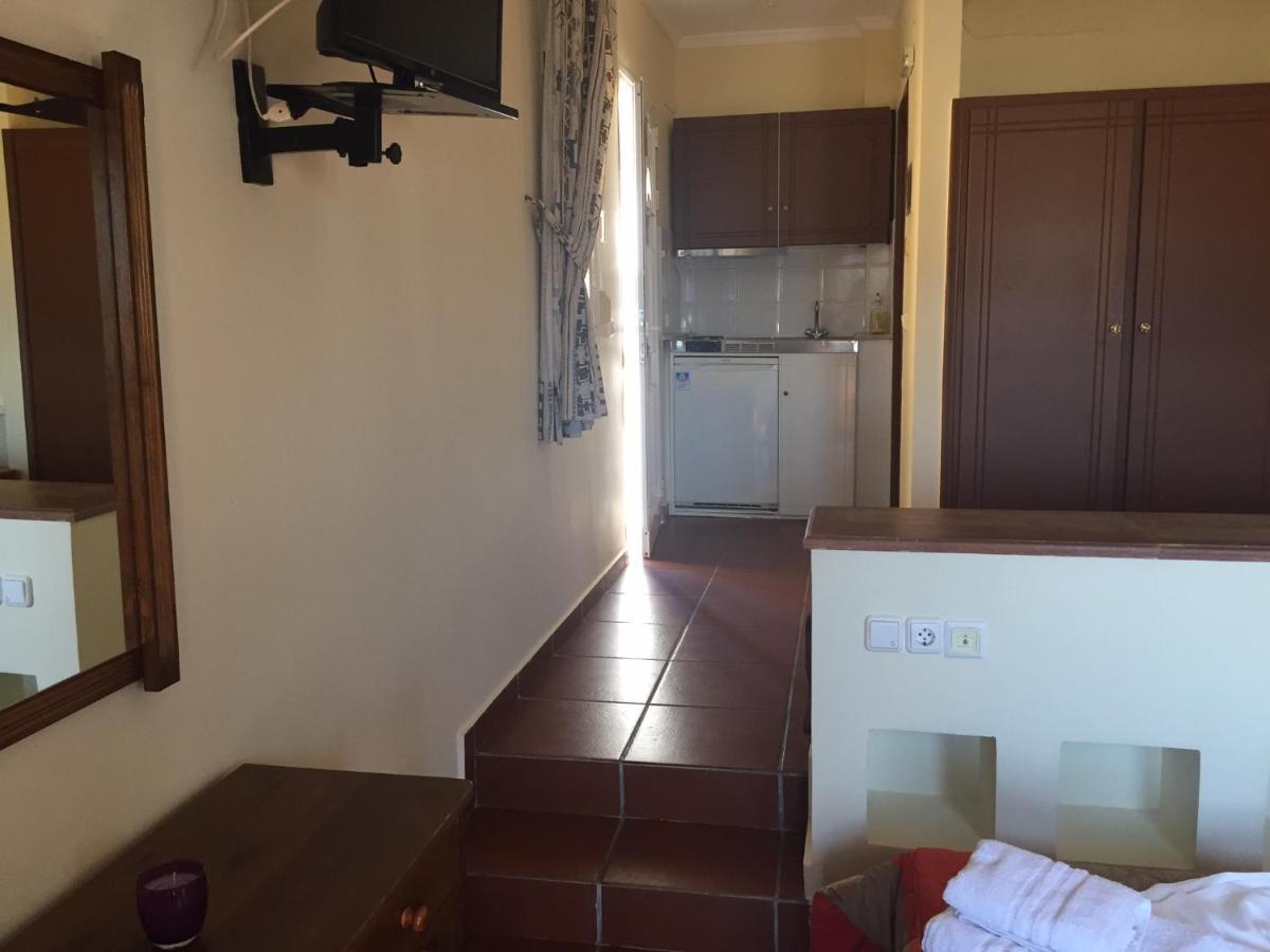 Toulipa Rooms Agia Ermioni Exteriör bild