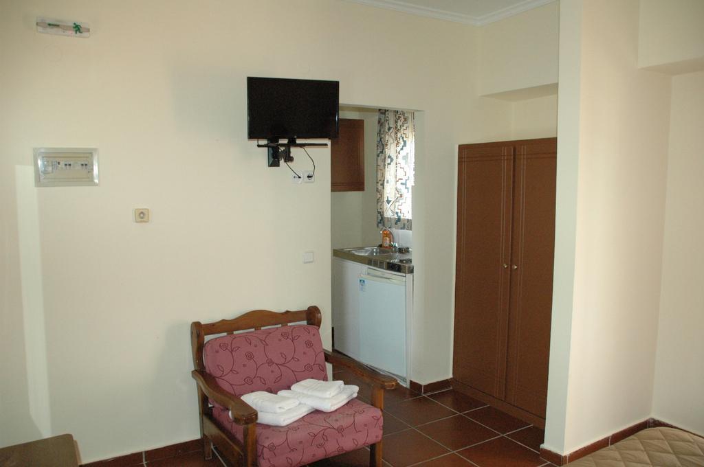 Toulipa Rooms Agia Ermioni Exteriör bild